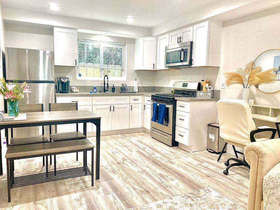 full kitchen