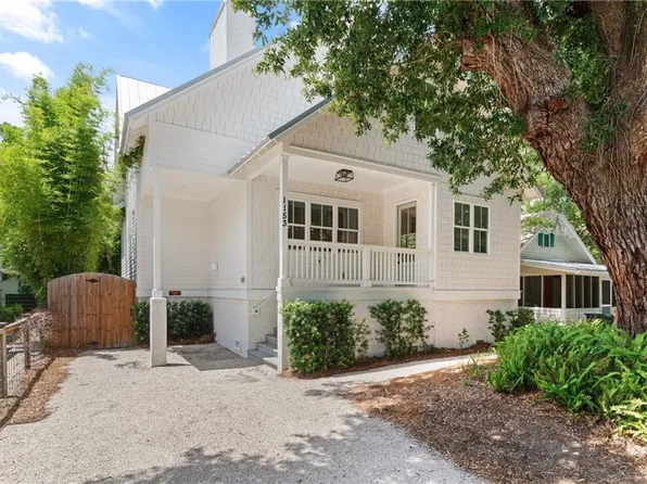 1153 Ocean Blvd, Saint Simons Island, GA 31522