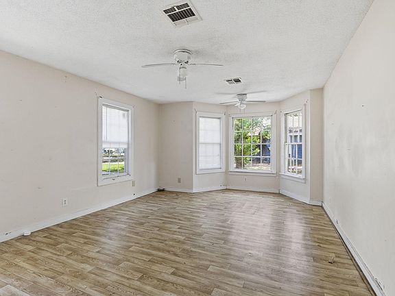 2nd image of 1802 Rose St