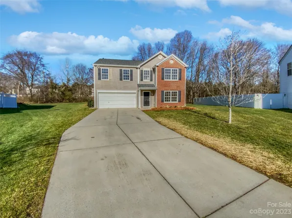 1106 Hunters Trail Dr, Indian Trail, NC 28079