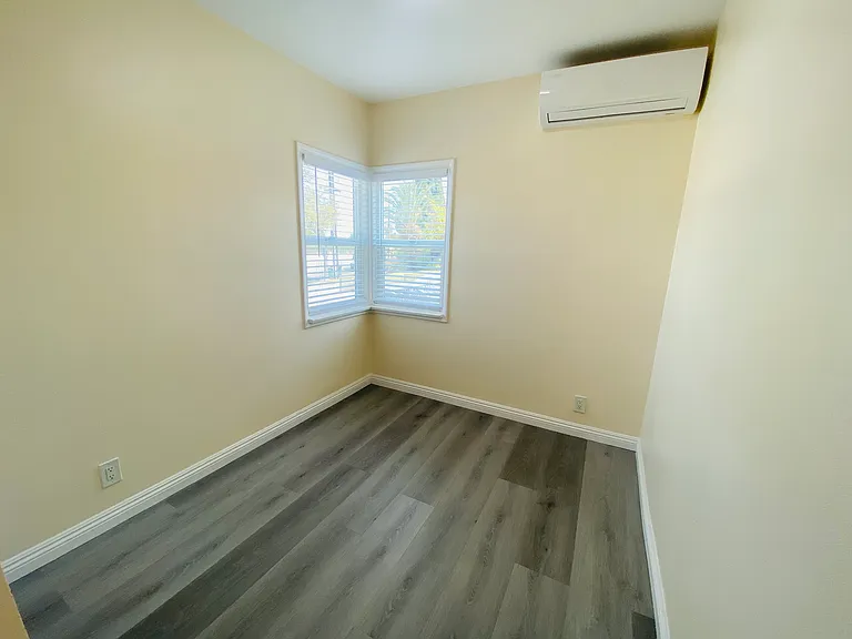 1000 S Marengo Ave — Photo 14