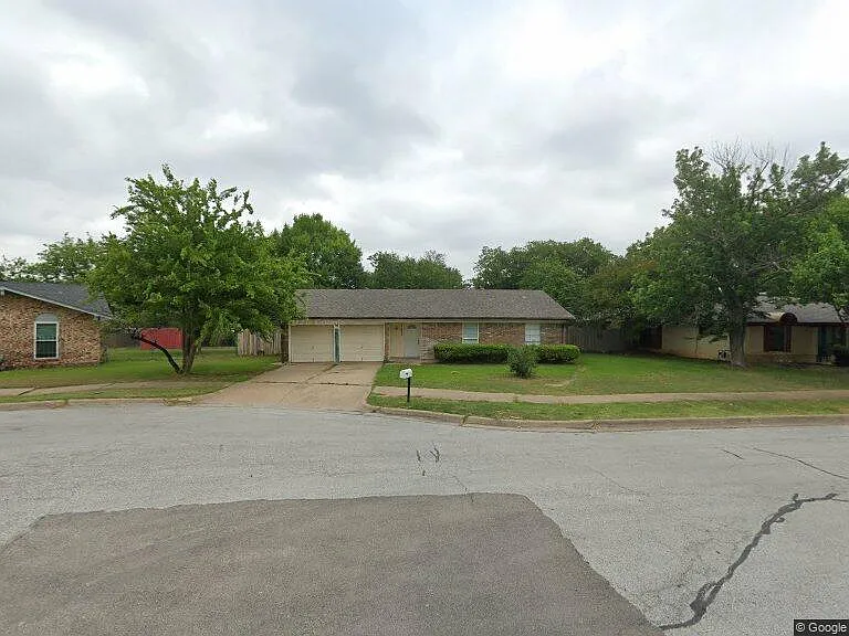 1003 Charleston Ct — Photo 1