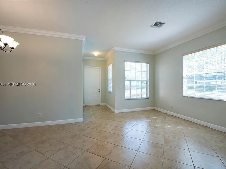 3371 Lakeside Dr #27 — Photo 9