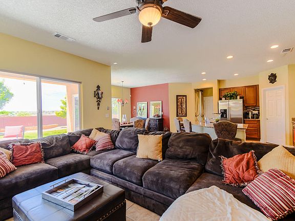 5th image of 307 Tierra Rosa Pl NE