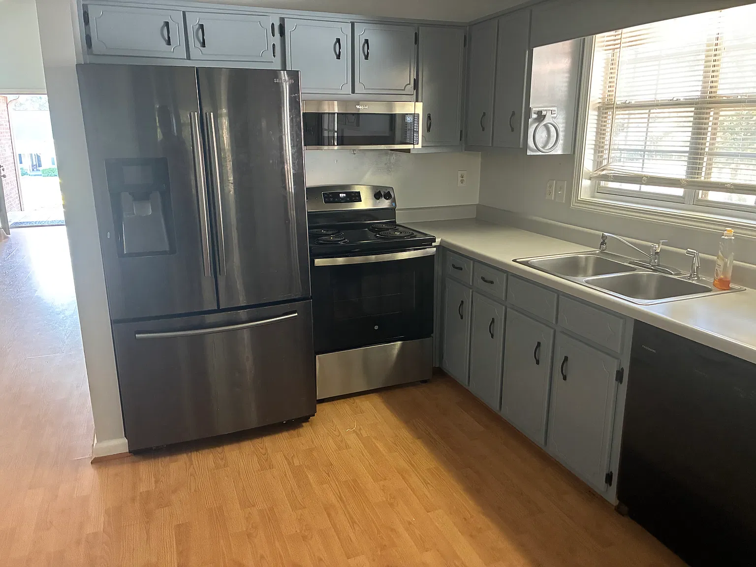 3 bed, 1629 sqft, $2,250 — Photo 4