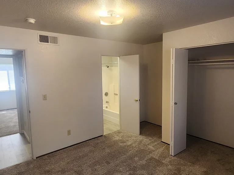 870 Browning St #9 — Photo 14