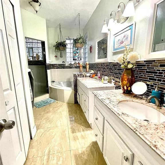 2314 Kings Crest Rd — Photo 8