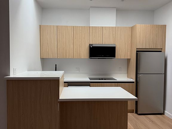 2nd image of 2851 S Sycamore Ave #1/2