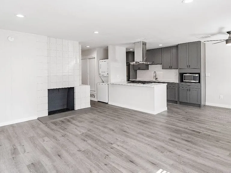 Wescove Apartments — Photo 8