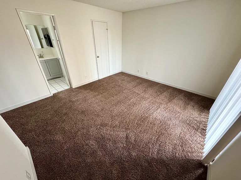 4522 Warner Ave #B — Photo 13