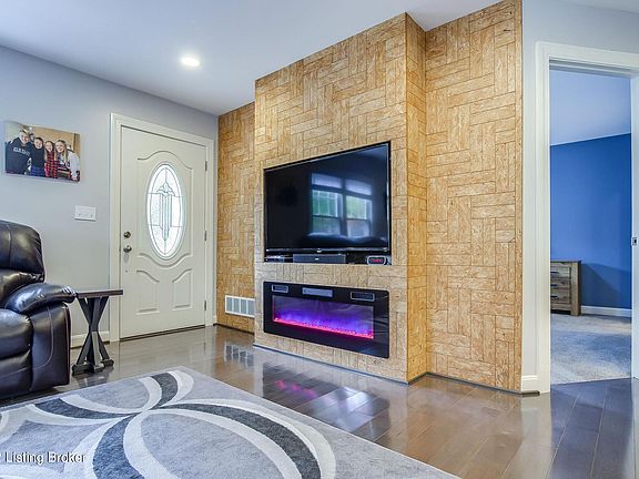 5th image of 3727 Locust Ave