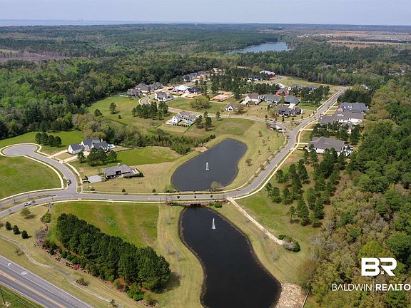 3rd image of 221 Mount Pleasant Blvd