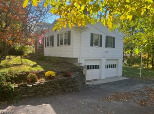203 Tamaqua Rd, Highland Lakes, NJ 07422