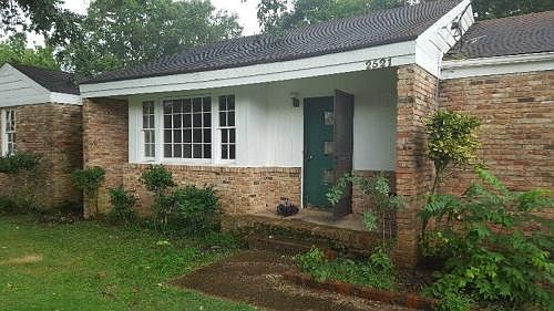 2nd image of 2521 Gunnison Ln NW