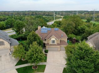 3805 Gladstone Dr, Naperville, IL 60565