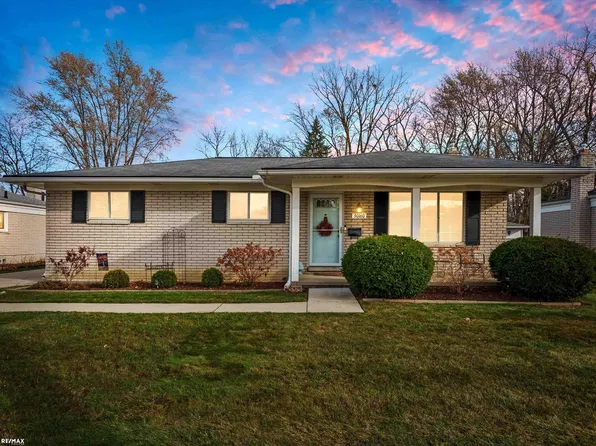 30160 Manor Dr, Madison Heights, MI 48071