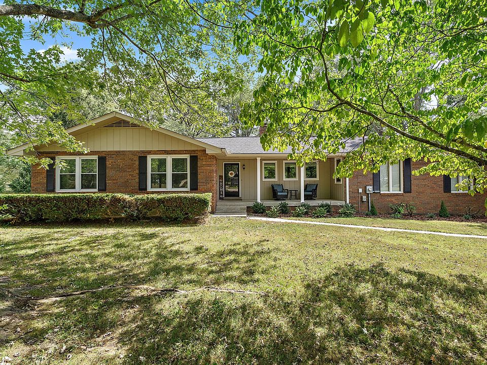 1st image of 207 Hickory Hill Dr