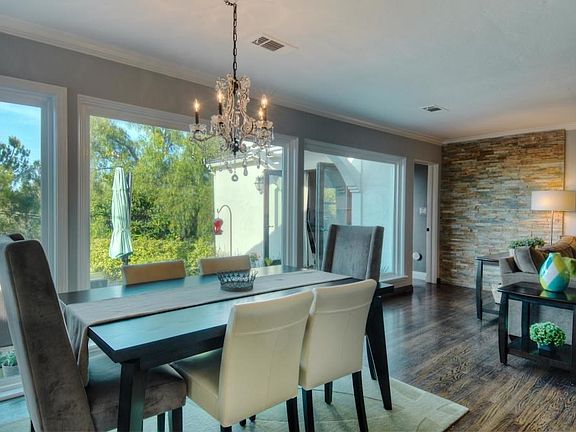4th image of 4014 N Hempstead Cir