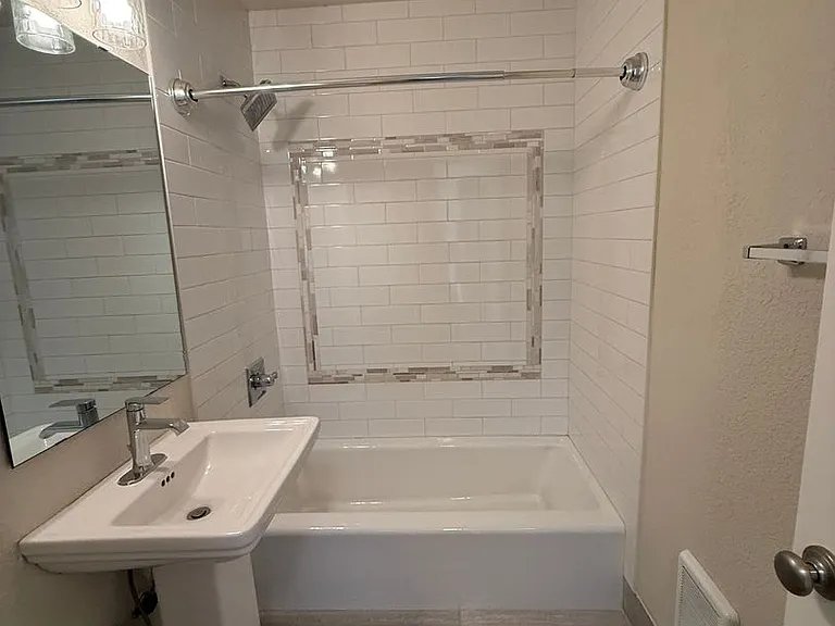 10317 NE Hoyt St — Photo 5