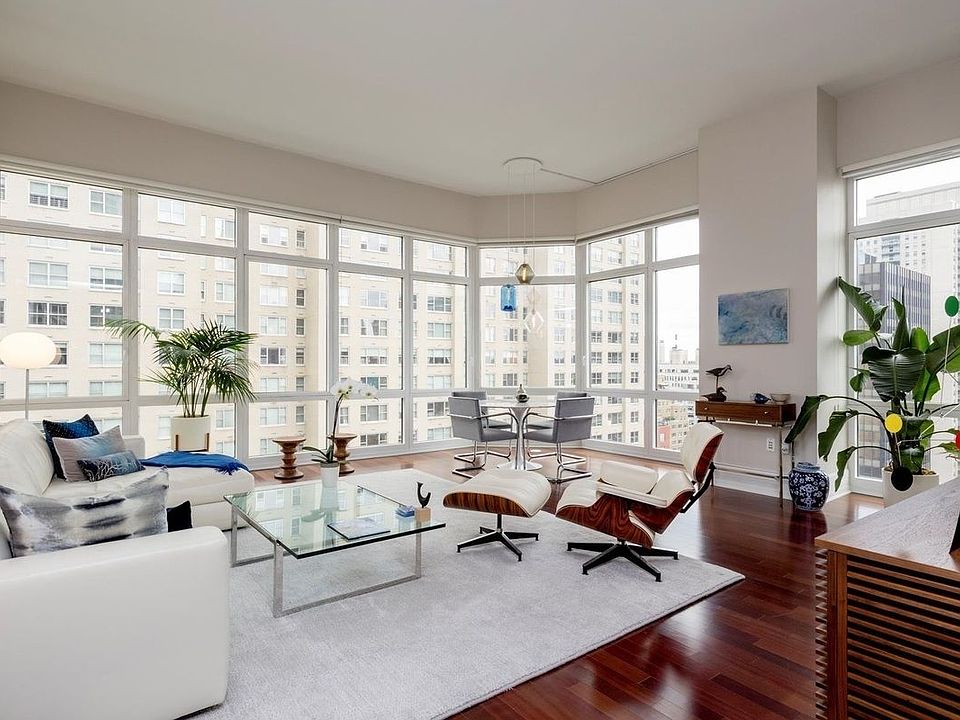 1st image of 300 E 55th St APT 21A