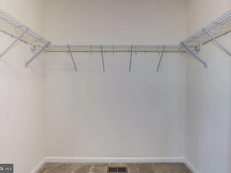 42524 Benfold Sq — Photo 34