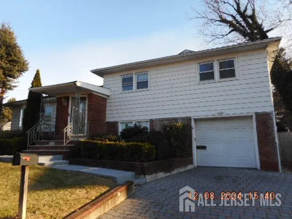 1 Center Cir, Woodbridge, NJ 07095