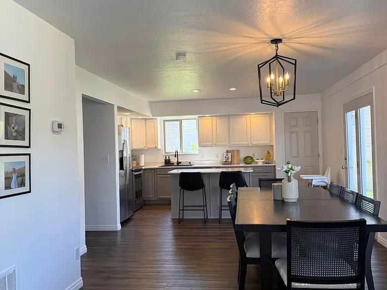 372 W Vineyard Way — Photo 5