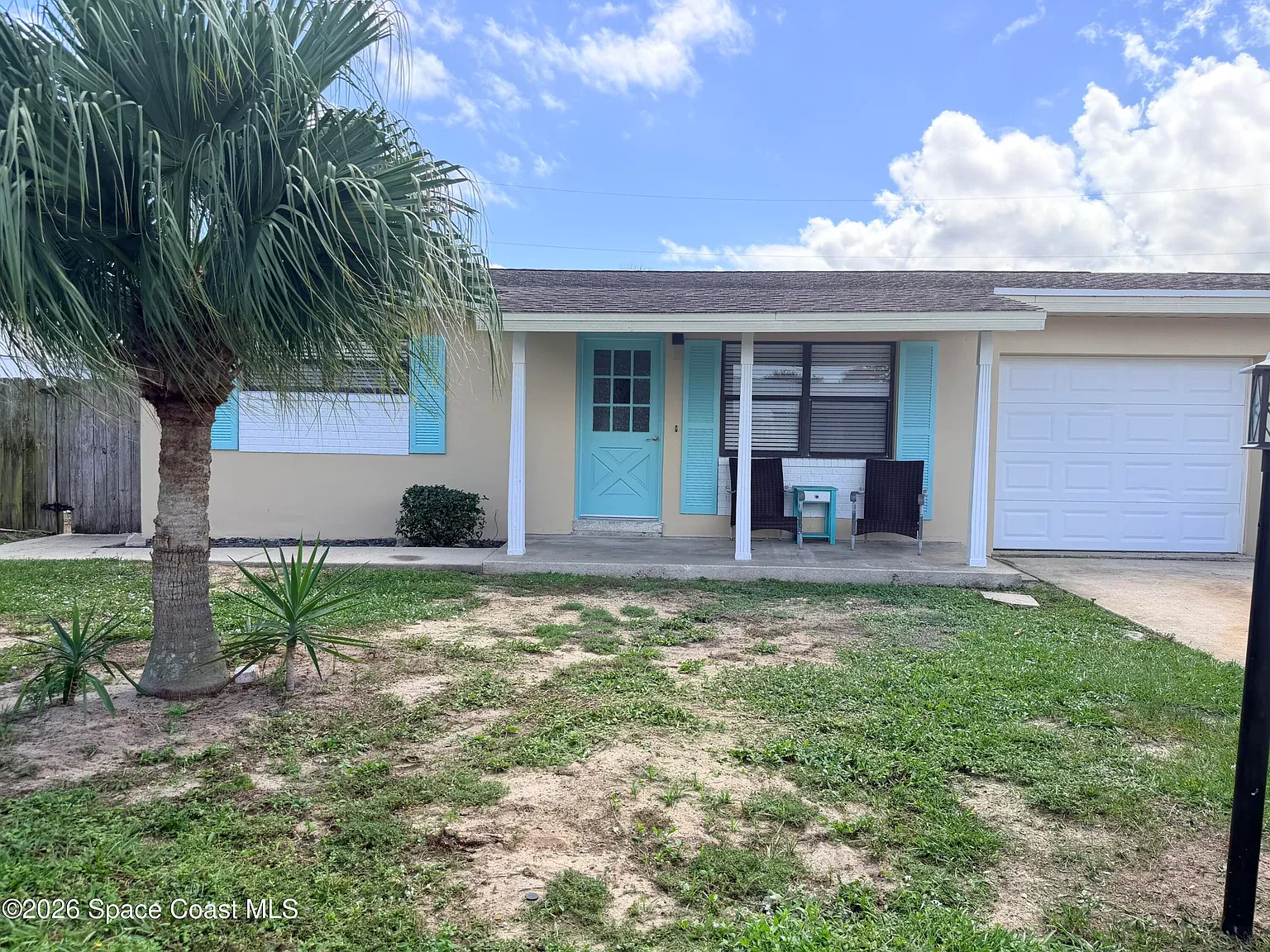 2 bed, 1.0 bath, 1350 sqft, $1,900 — Photo 1