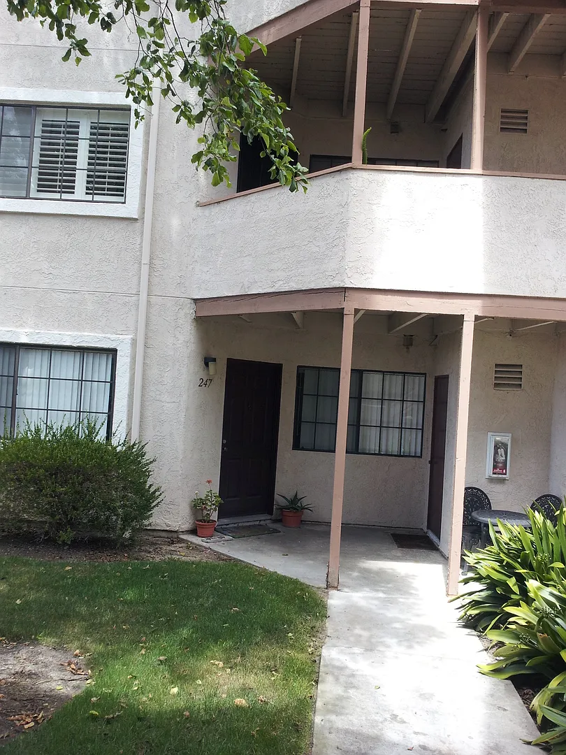 Beautiful Lower Level Condo in Vista Village Gated Community with all the amenities minutes from ... — Photo 1