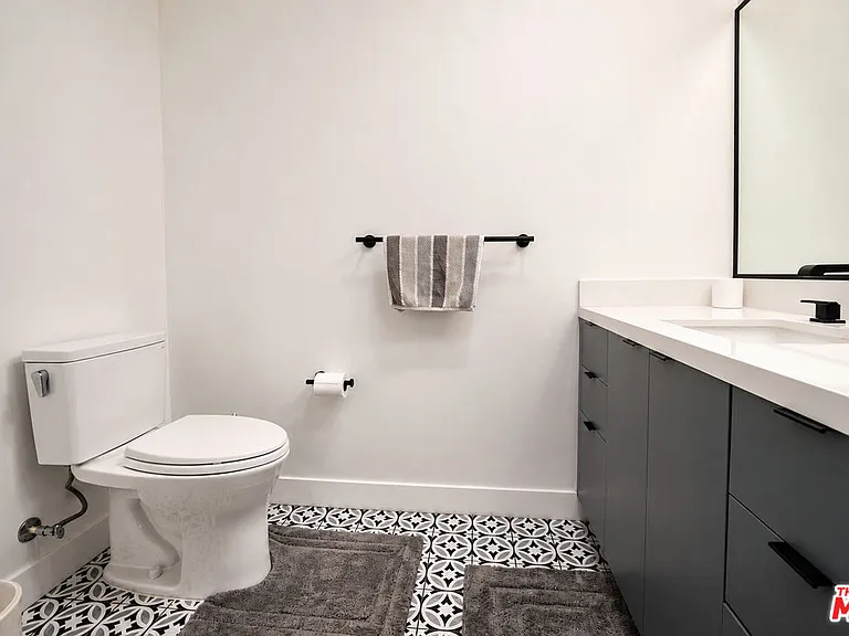 1515 S Holt Ave #204 — Photo 9
