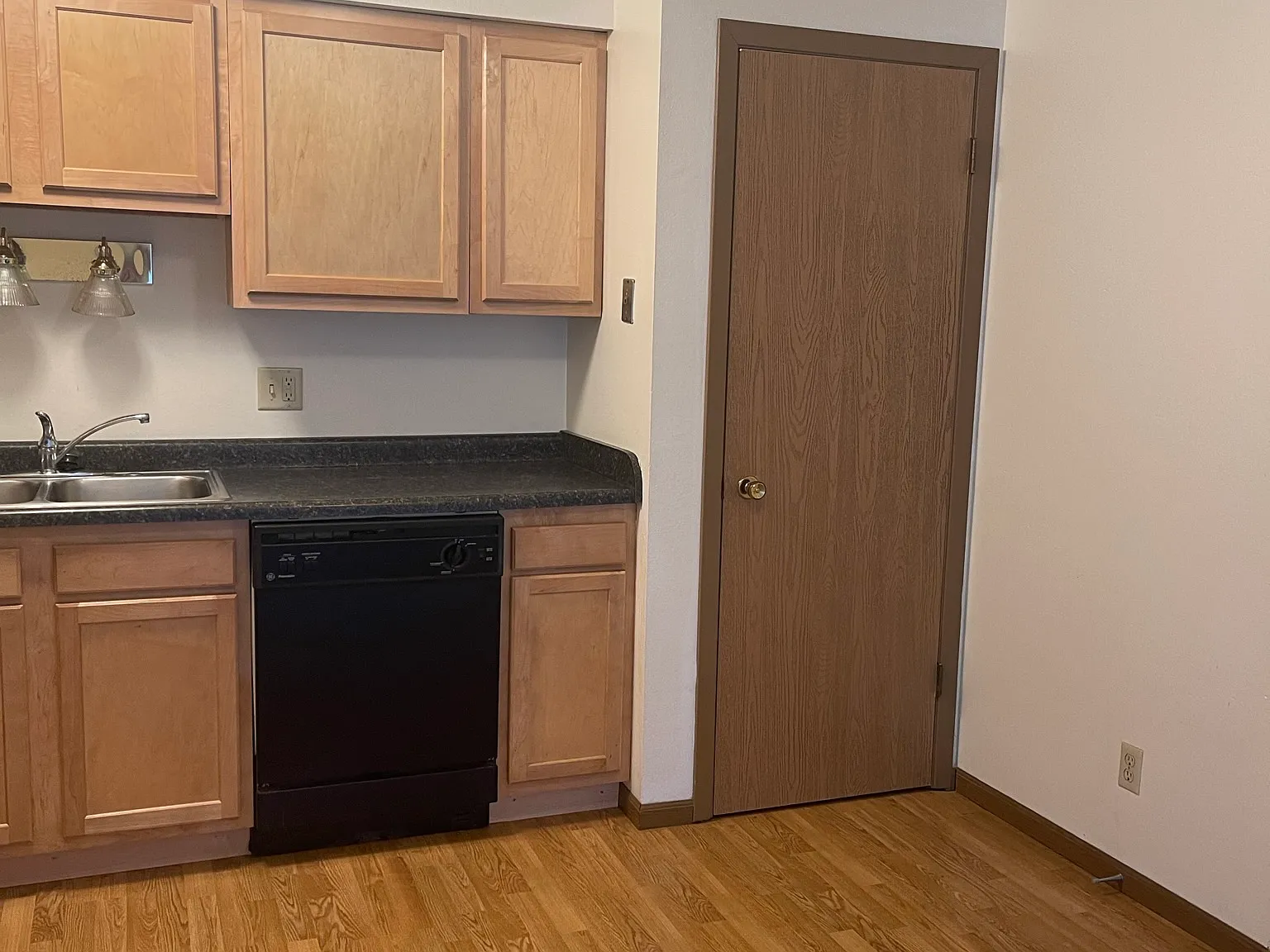 2 bed, $1,278 — Photo 3