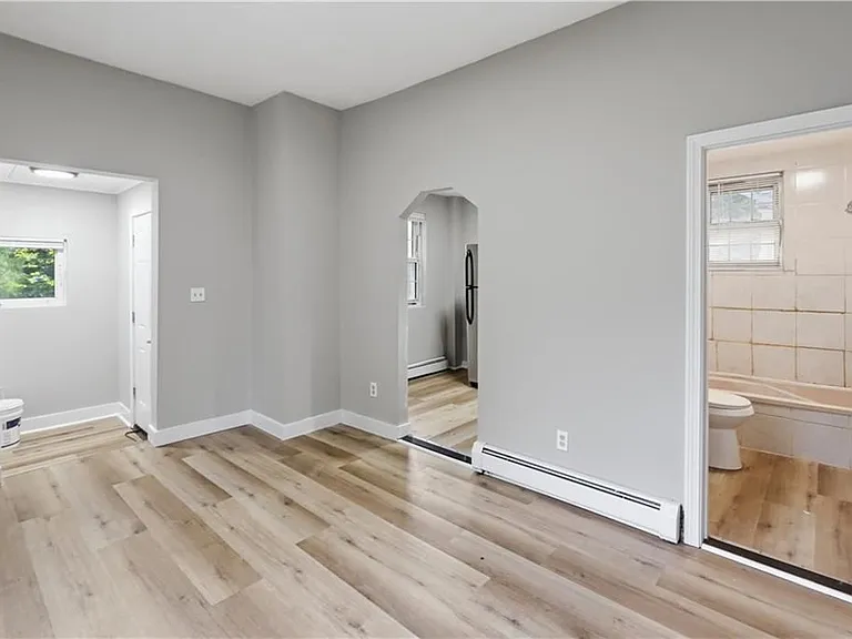 82 Pond St #3 — Photo 2