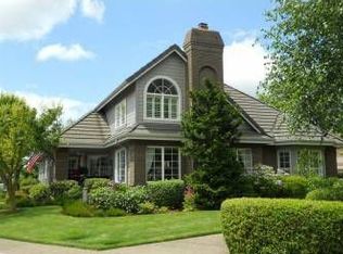 1724 Lake Shore Dr, Eugene, OR 97408