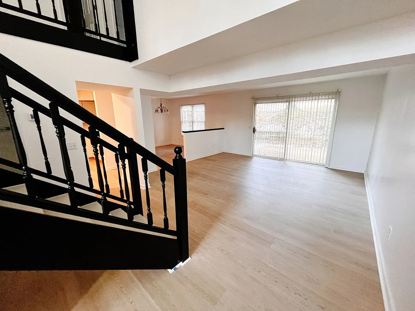 Updated and Conveniently Located 3 Bedroom 2.5 Bath Townhouse — Photo 4
