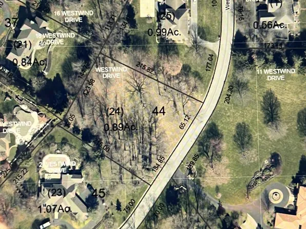 4 Westwind Dr, Lemoyne, PA 17043