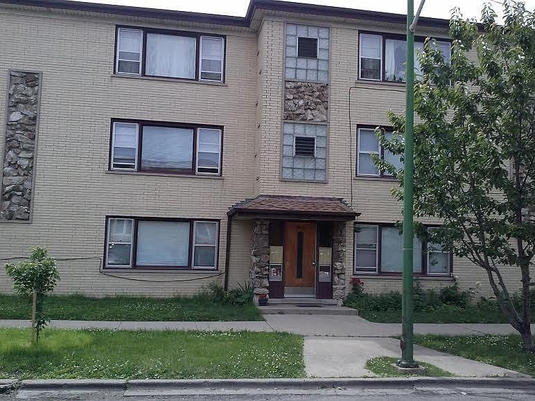 5900 W Diversey Chicago, IL
