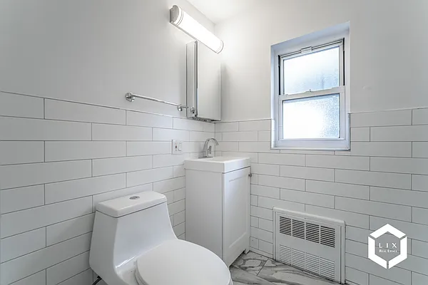 Rented by LIX Real Estate LLC | media 9