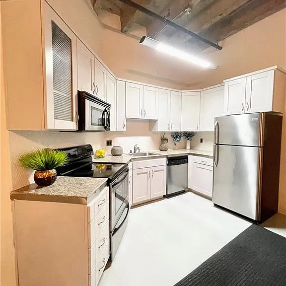 312 W 5th St #609 — Photo 1