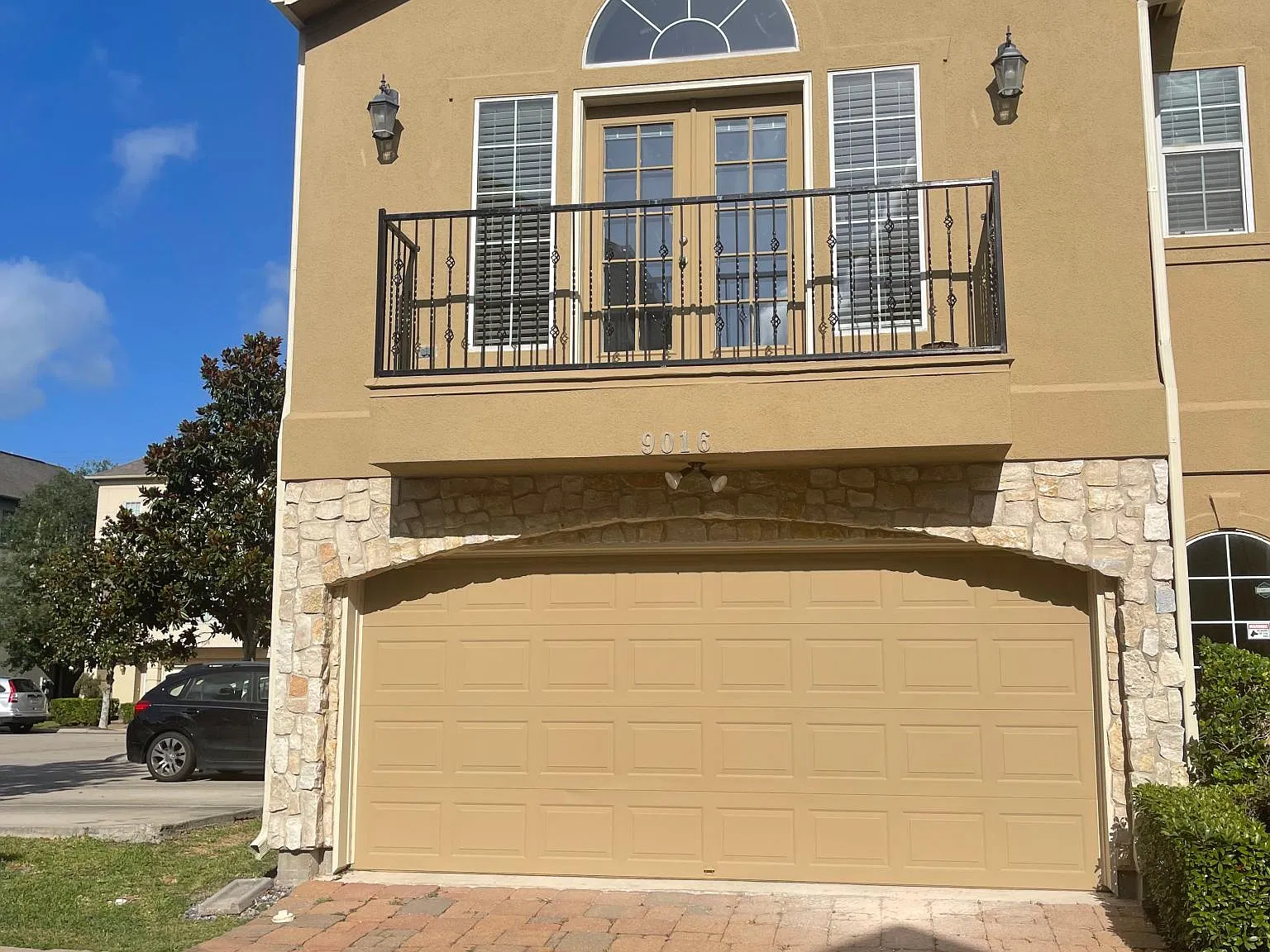 9016 Bayview Cove Dr — Photo 1