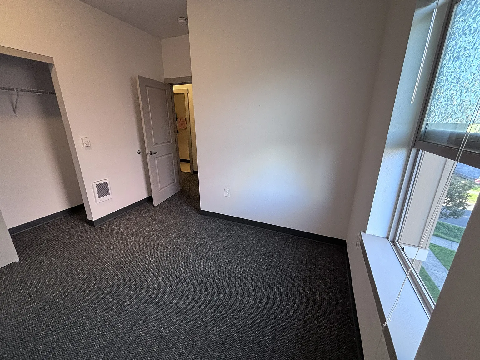 Lakeview Dr, Eugene — Photo 1
