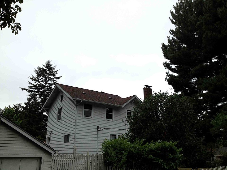 2nd image of 2759 NE 94th St