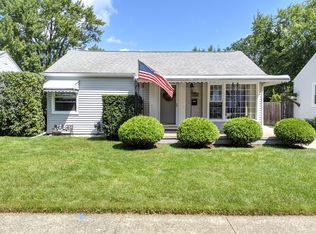 21715 Maple St, Saint Clair Shores, MI