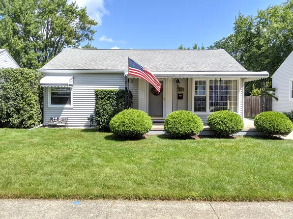 21715 Maple St, Saint Clair Shores, MI 48081