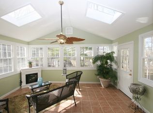 83 Hillcrest Rd, Martinsville, NJ 08836