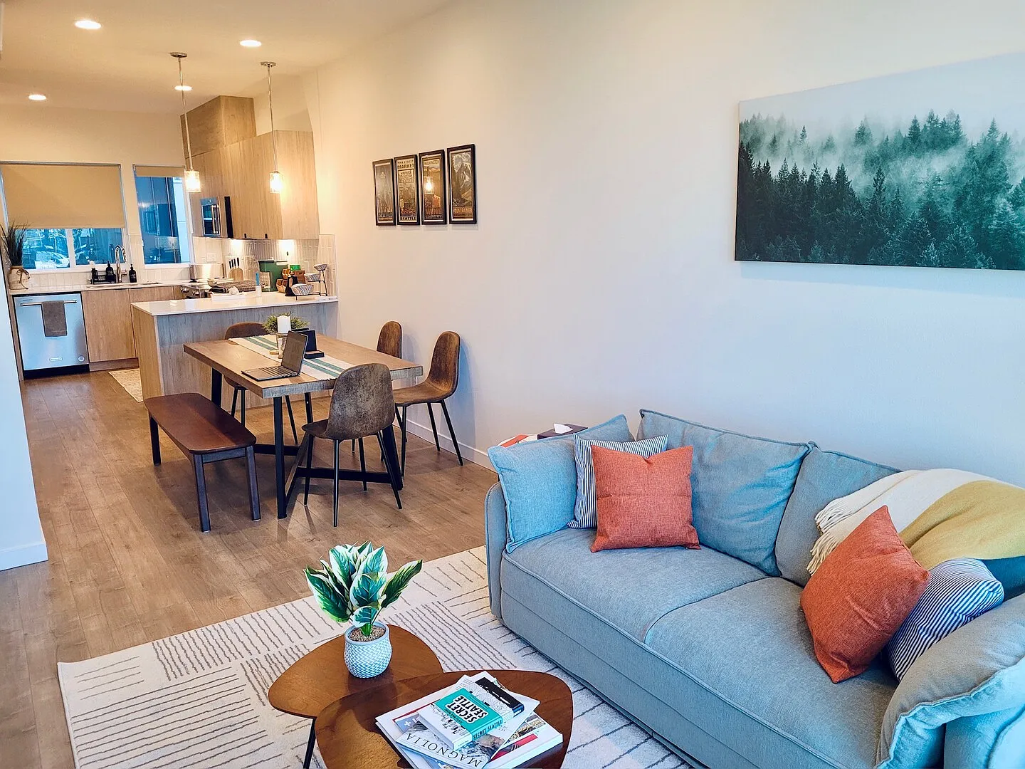 Lux, Modern and Bright Queen Anne Townhome w/ Rooftop deck and Parking — Photo 3