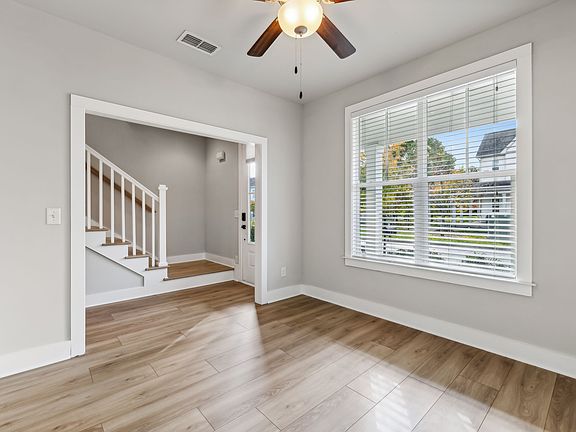 4th image of 736 Cottage Park Dr