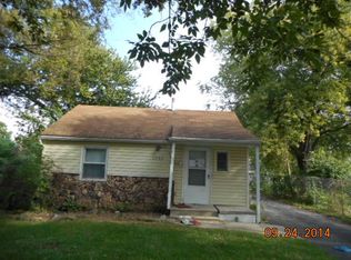 1057 Indiana St, Aurora, IL 60506