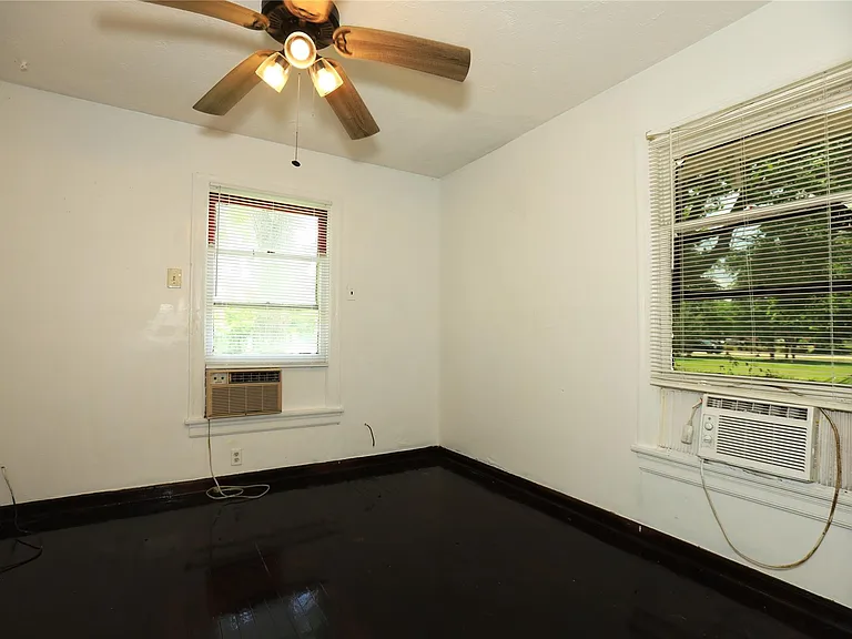 302 Circle Way — Photo 9