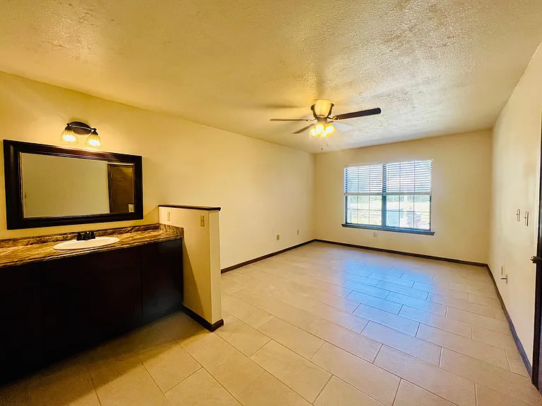 35115 Whispering Oaks Blvd — Photo 14