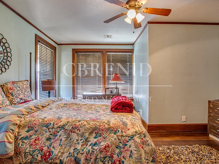 1214 W Maine St — Photo 28